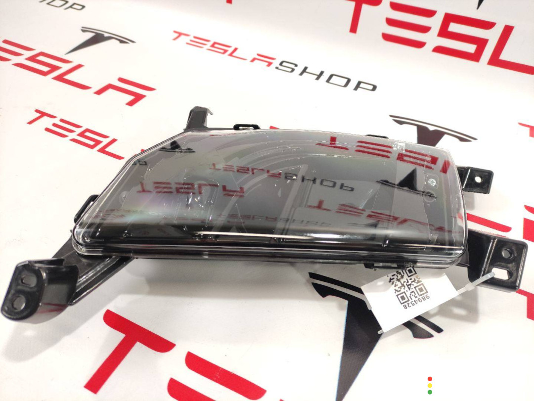 1024016-00-C фара противотуманная правая Tesla Model S 2020г. - фото №3