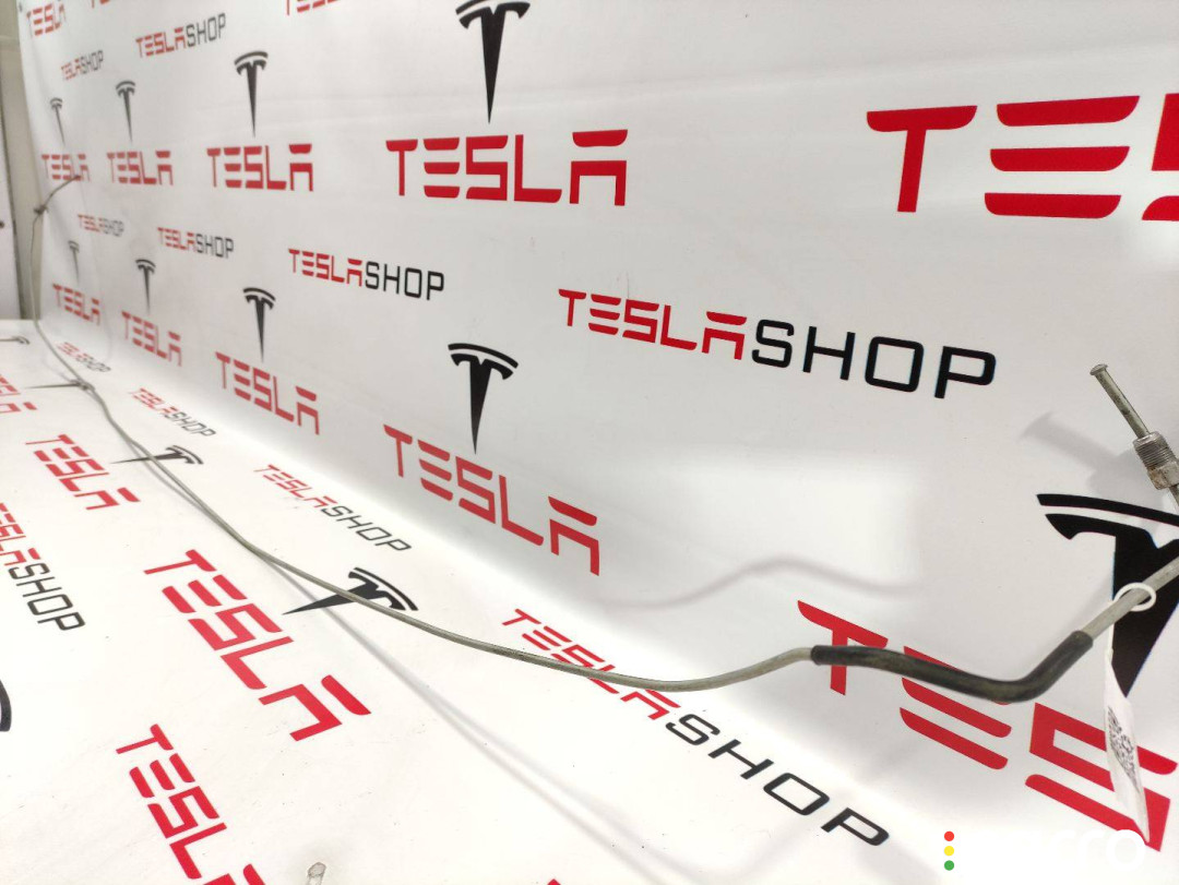 1044713-00-D трубка тормозная Tesla Model 3 2019г. - фото №2
