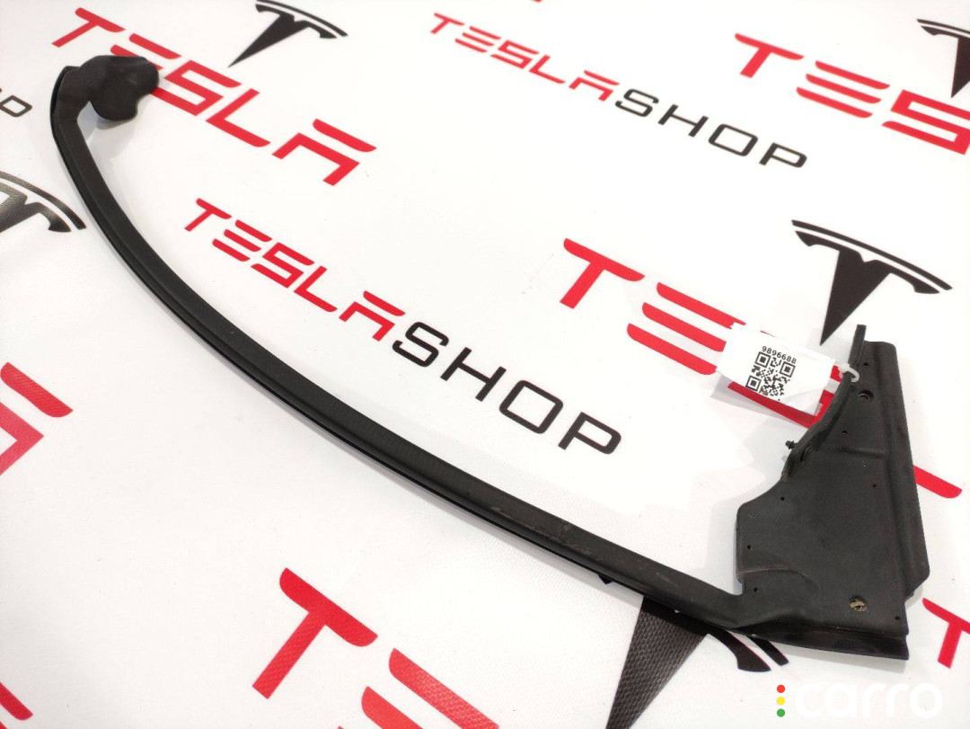 100542100D Уплотнитель передней двери Tesla Model S 2015г. - фото №1