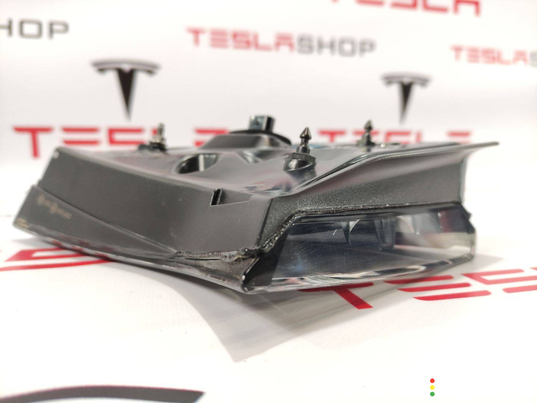 1077401-00-G фонарь крышки багажника левый Tesla Model 3 2018г. - фото №3