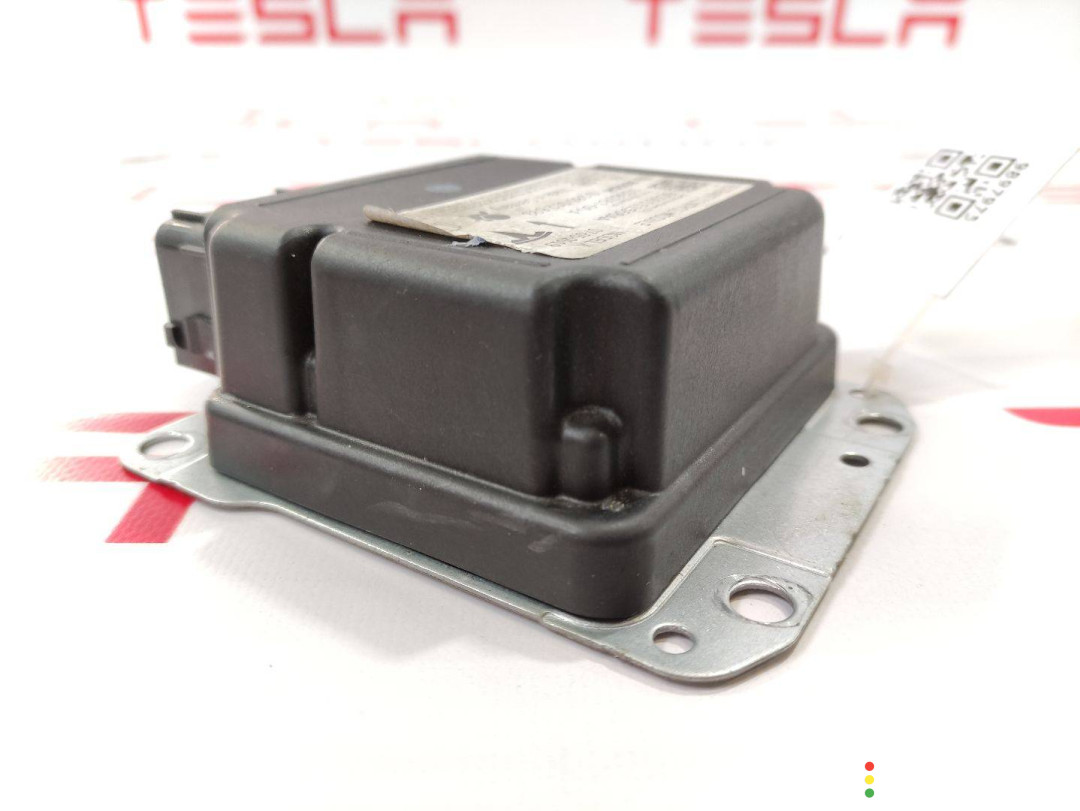 1036767-00-A Блок AirBag Tesla Model X 2019г. - фото №4