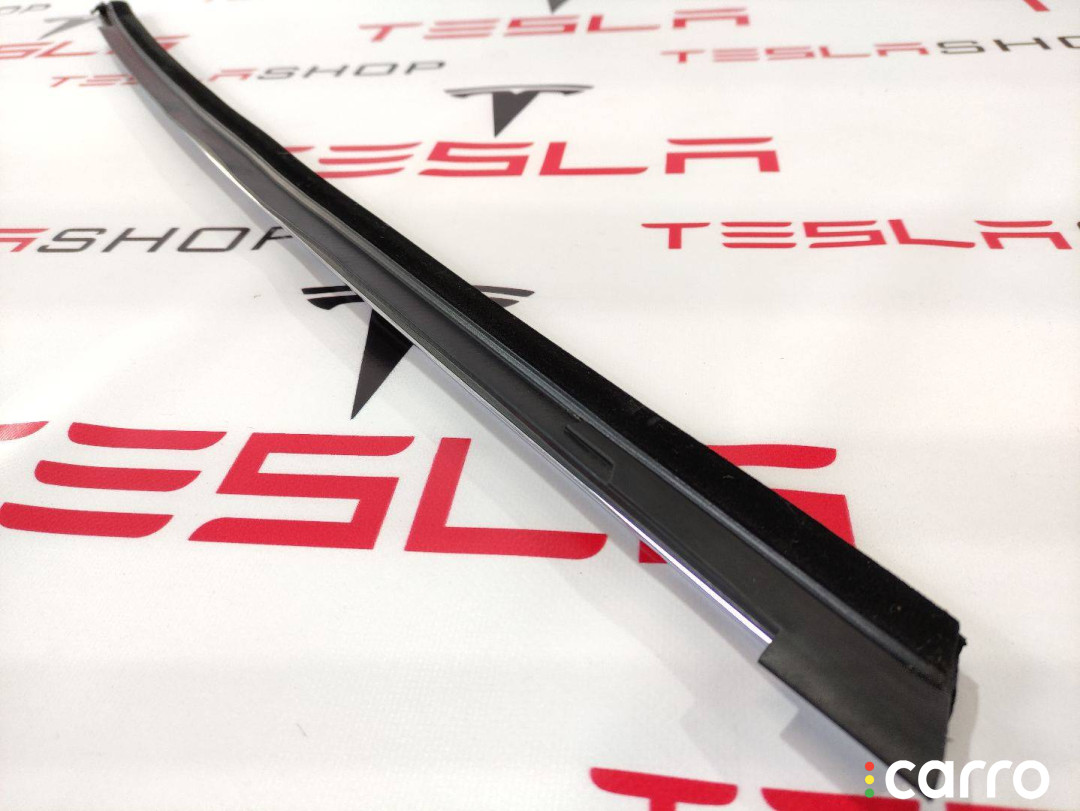 109578900C молдинг двери задней левой Tesla Model S 2016г. - фото №3