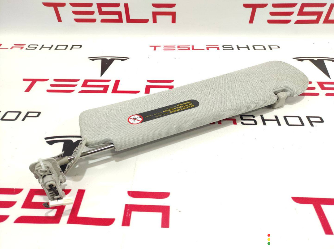 1088738-01-I Козырек солнцезащитный левый Tesla Model 3 2018г. - фото №1