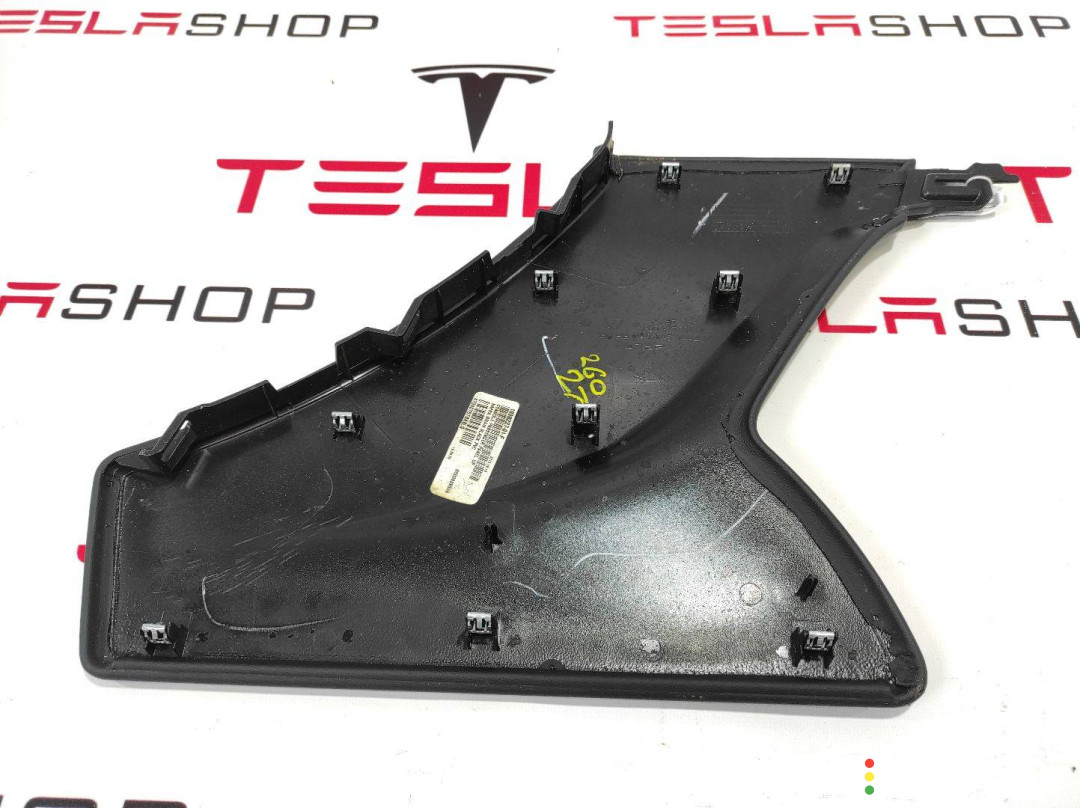 1008227-01-F Накладка центральной консоли Tesla Model S 2016г. - фото №2