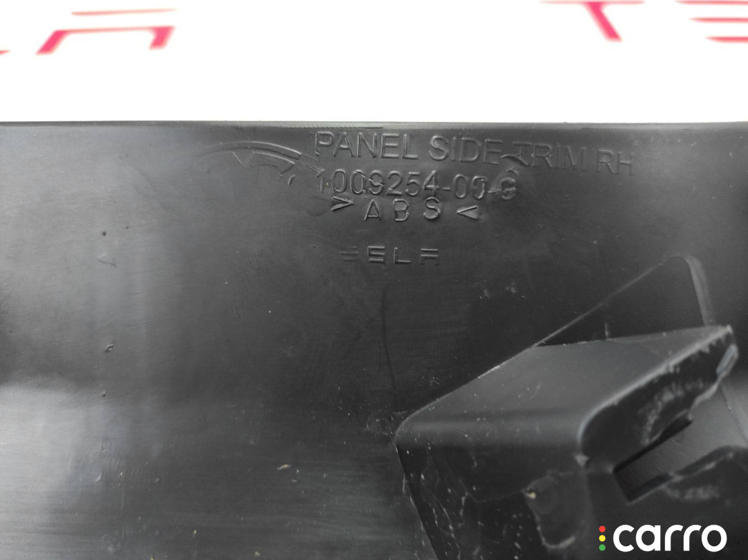 1009254-00-G, 1009235-00-I Накладка крышки багажника Tesla Model S 2016г. - фото №4