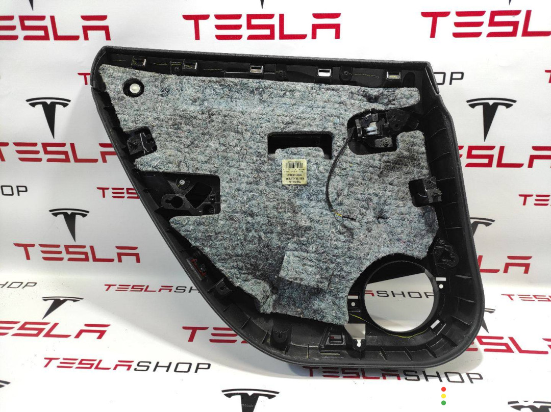 1008133-00-D, 1008105-00-K обшивка двери задней правой Tesla Model S 2016г. - фото №7