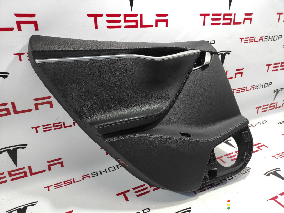1008133-00-D, 6006133-00-K обшивка двери задней левой Tesla Model S 2016г. - фото №4