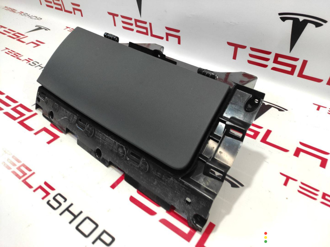 1003327-08-I Бардачок Tesla Model S 2016г. - фото №3