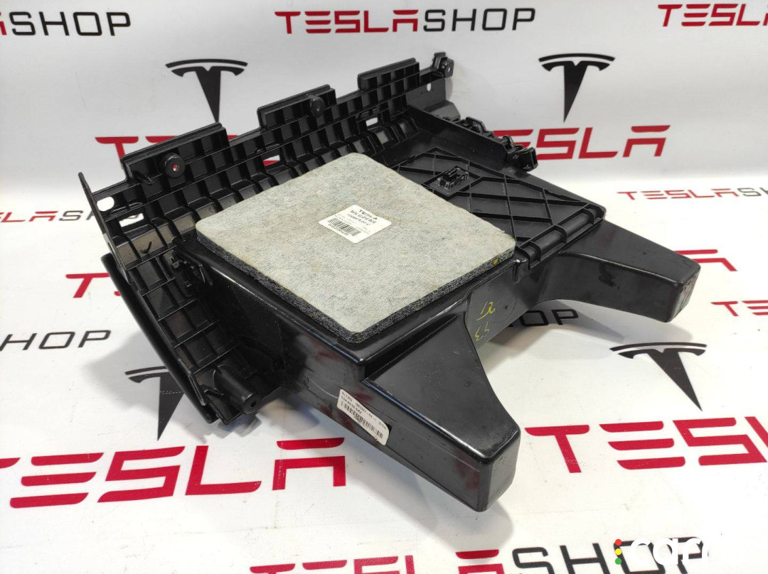 1003327-08-I Бардачок Tesla Model S 2016г. - фото №4