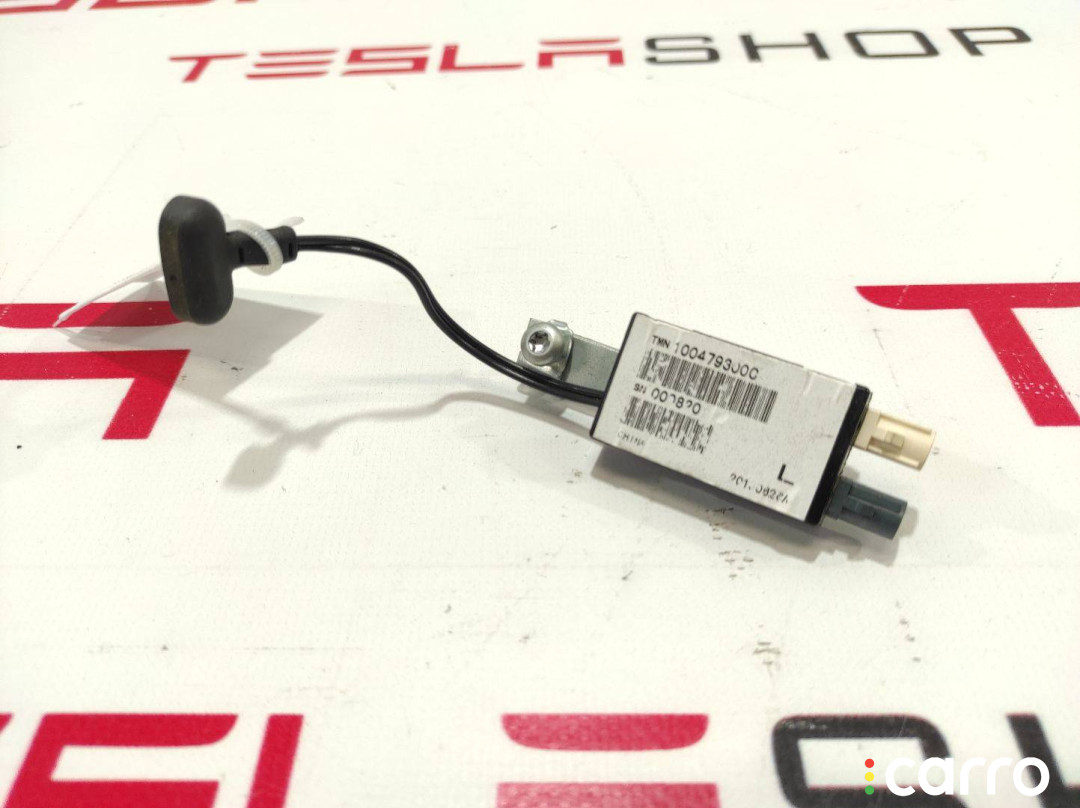 1004793-00-D усилитель антенны Tesla Model S 2016г. - фото №1
