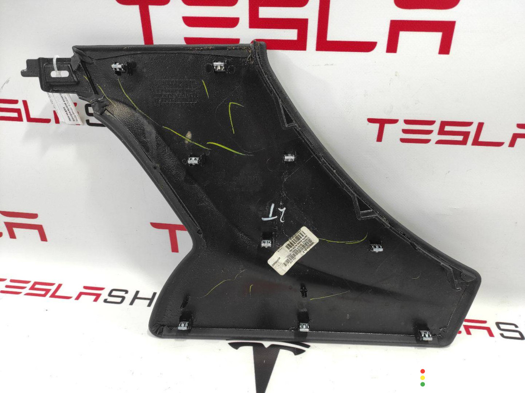 1008224-01-F Накладка центральной консоли Tesla Model S 2016г. - фото №3