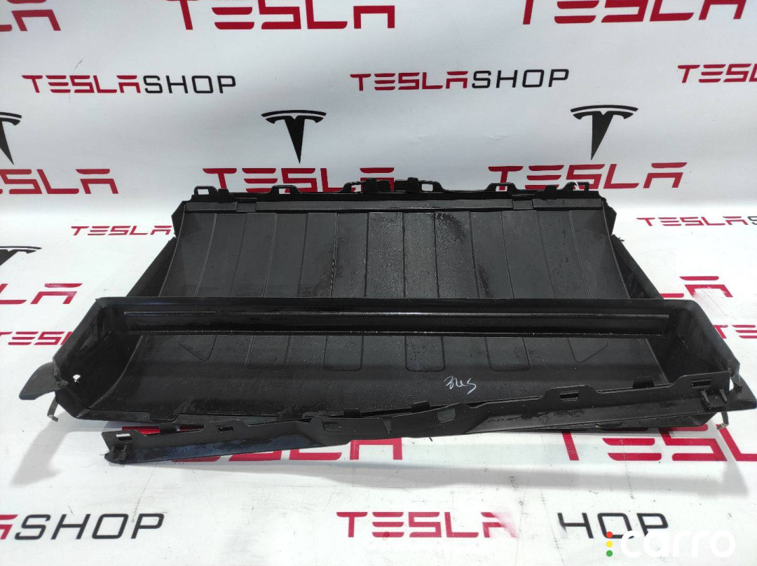 1034850-00-F люверс переднего бампера Tesla Model X 2017г. - фото №1