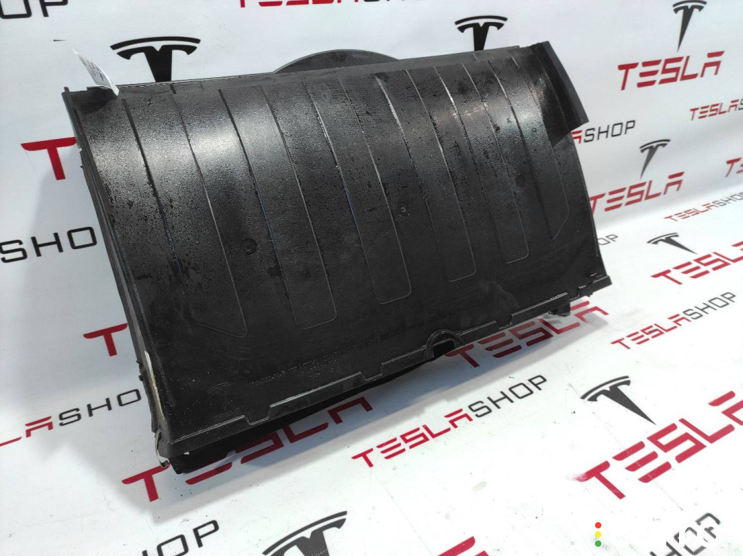 1034850-00-F люверс переднего бампера Tesla Model X 2017г. - фото №6