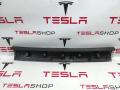 1037906-50-E, 1037906-00-E Накладка крышки багажника Tesla Model X 2017г. - фото №3
