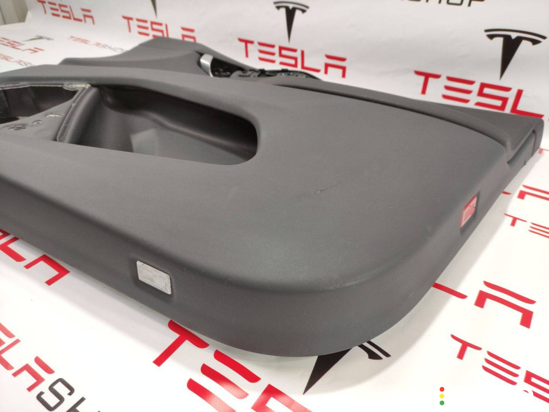 1055329-01-J обшивка двери передней правой Tesla Model X 2017г. - фото №4