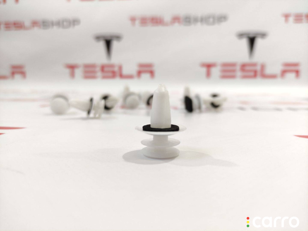 1055483-01-J клипса Tesla Model X - фото №1