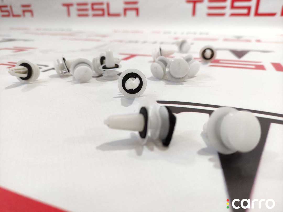 1055483-01-J клипса Tesla Model X - фото №2
