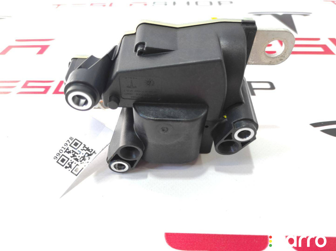 1089334-00-I контактор высоковольтной батареи Tesla Model 3 2021г. - фото №4
