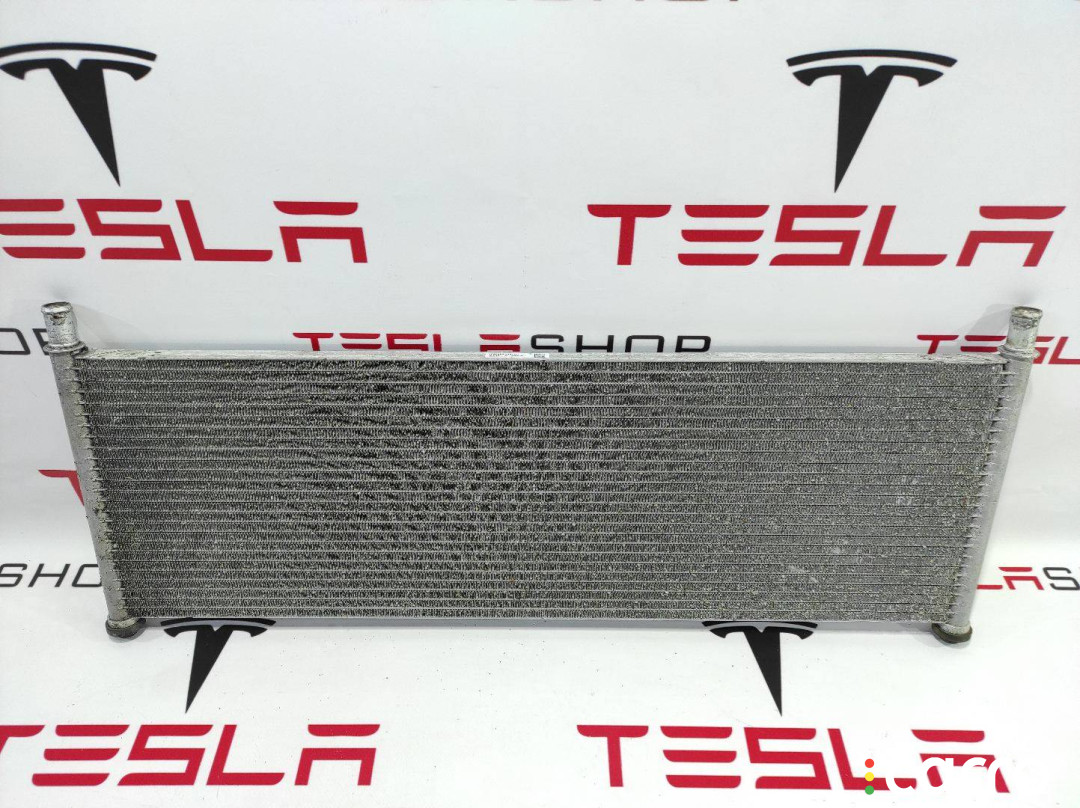 1048498-00-C радиатор основной Tesla Model X 2017г. - фото №2