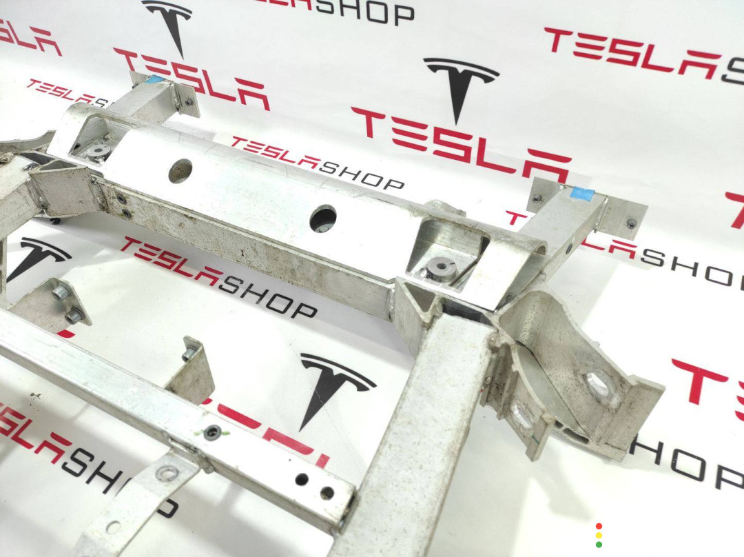 100982500A, 6006417-00-D Подрамник передний Tesla Model S 2015г. - фото №4