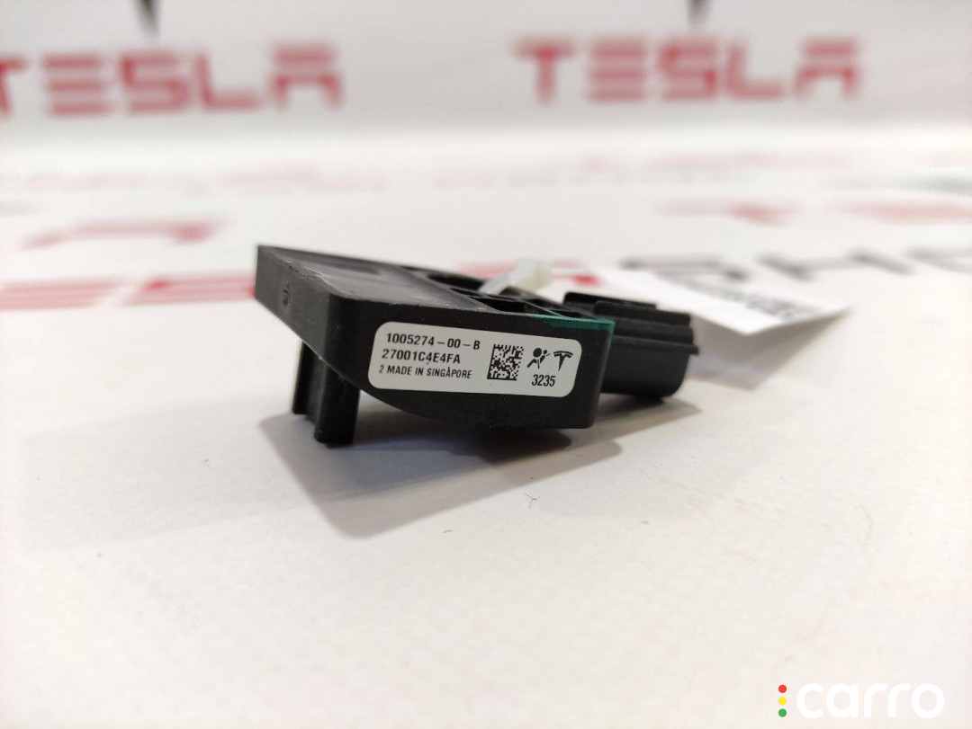 1005274-00-B датчик удара передний нижний Tesla Model S 2015г. - фото №2