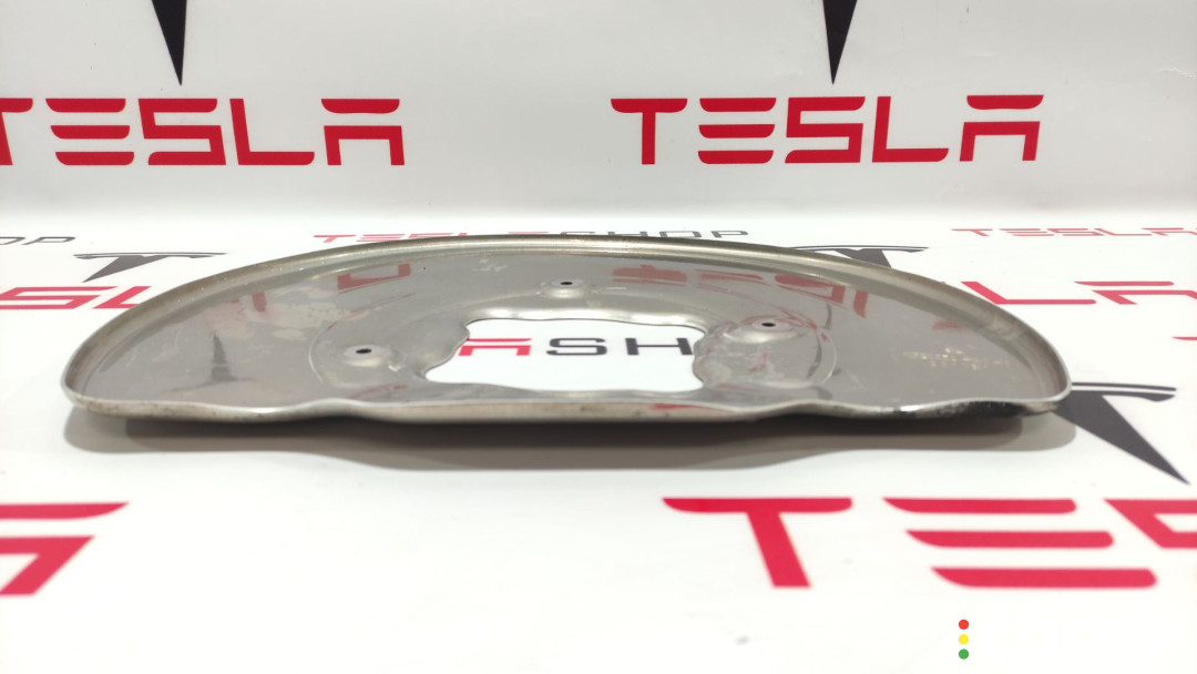 1620652-00-B, 1620652-00-C Кожух тормозного диска Tesla Model X рест 2022г. - фото №3