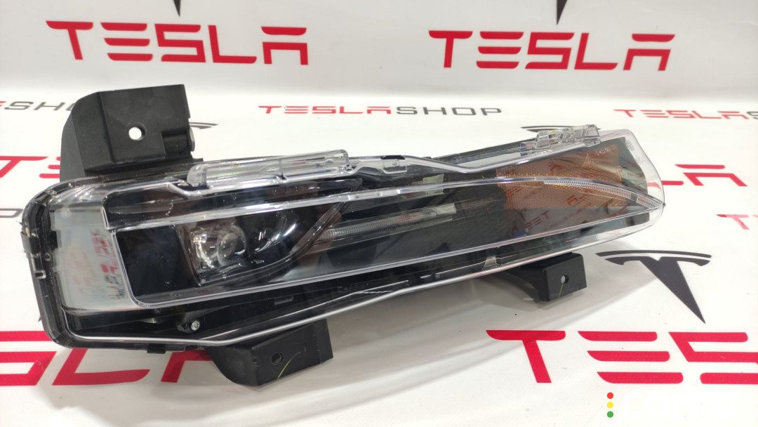 1563711-00-C фара противотуманная правая Tesla Model S 2-й рест - фото №1