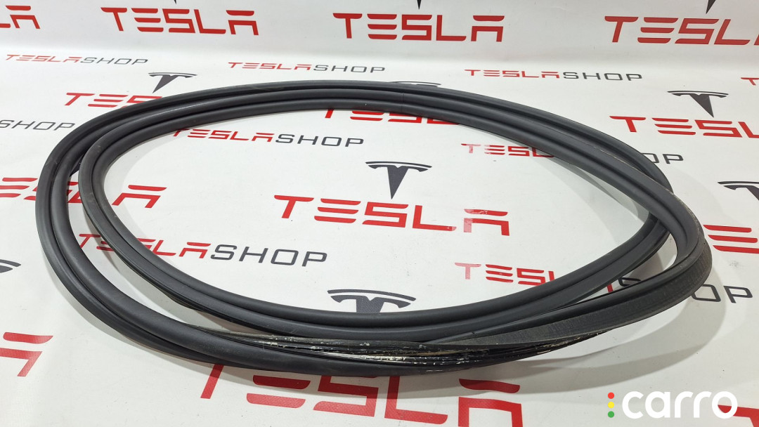 1459233-00-D, 1033038-00-B уплотнитель багажника Tesla Model X рест 2022г. - фото №1