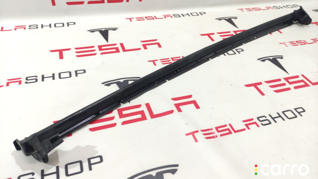 1072080-00-B, 1072080-80-D, 107208090D уплотнитель задний правый Tesla Model X рест 2022г. - фото №1
