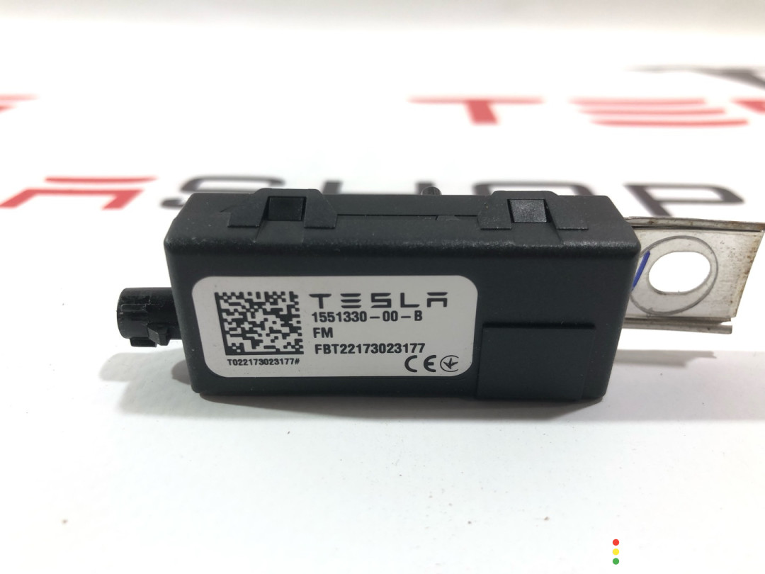 1551330-00-B усилитель антенны Tesla Model X рест 2022г. - фото №1