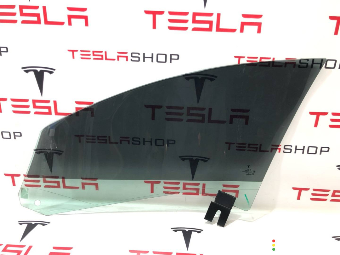 1588352-00-D стекло двери передней правой Tesla Model S 2-й рест - фото №3