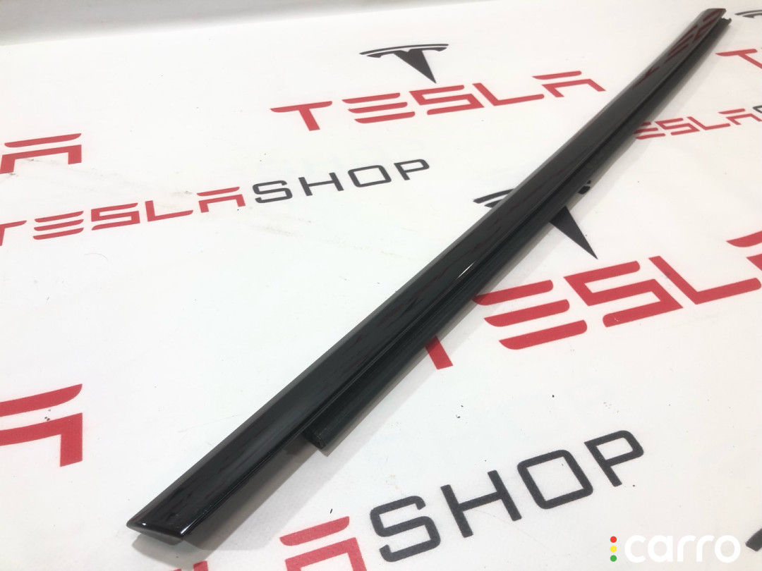 1600172-00-A, 1873552-22-A молдинг двери передней правой Tesla Model S 2-й рест - фото №2
