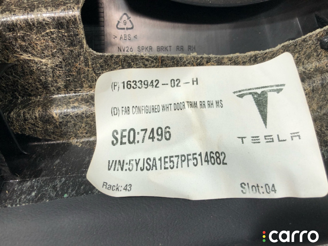 1613837-00-C, 1633942-02-H, 1655985-00-C обшивка двери задней правой Tesla Model S 2-й рест - фото №4