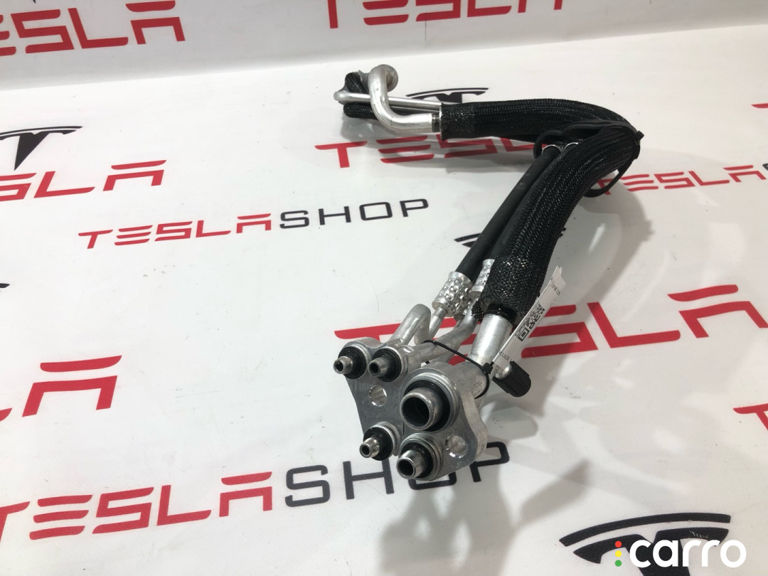 1588298-00-B Трубка кондиционера Tesla Model S 2-й рест - фото №2