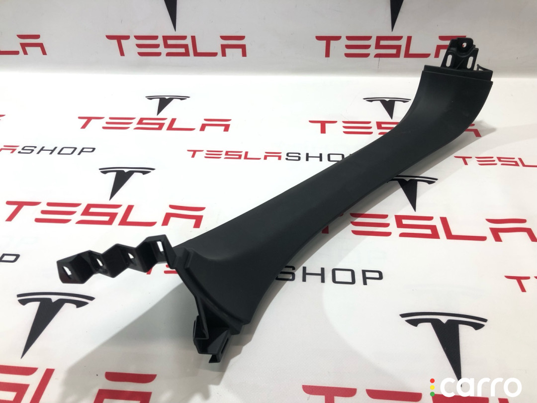 1037904-00-E, 1037905-00-E Накладка крышки багажника Tesla Model X 2018г. - фото №1