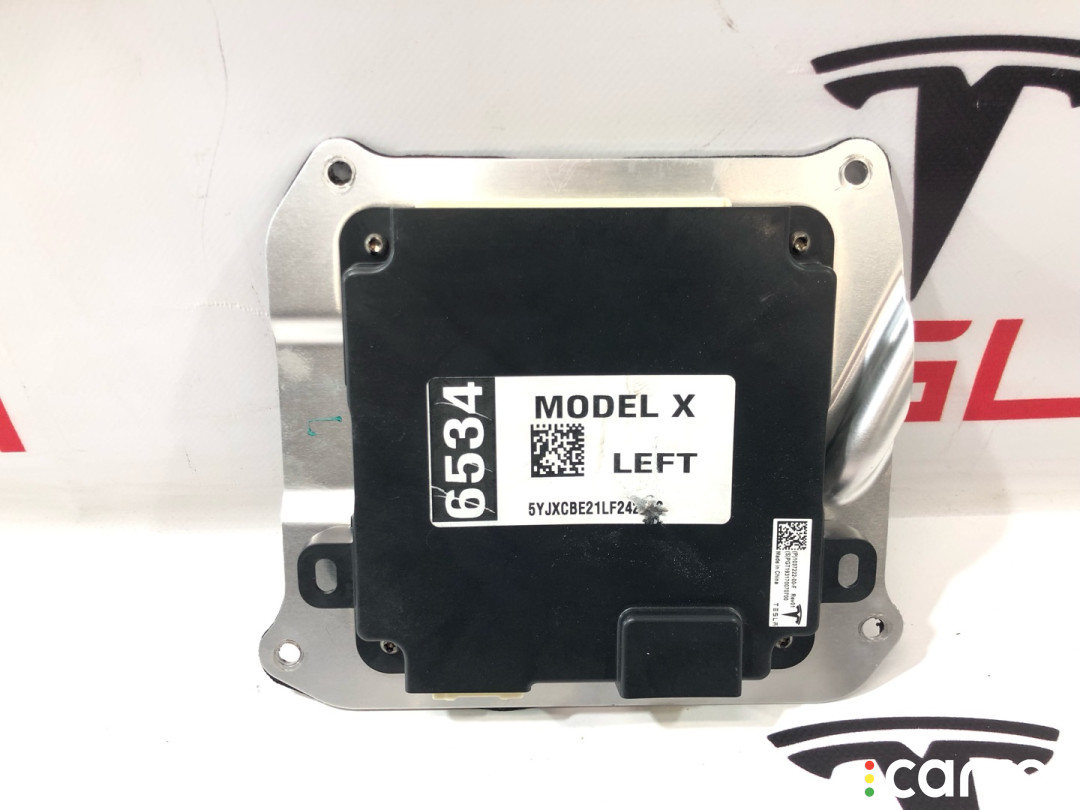 1041419-00-B, 1037222-00-D модуль управления двери передней левой Tesla Model X 2018г. - фото №1