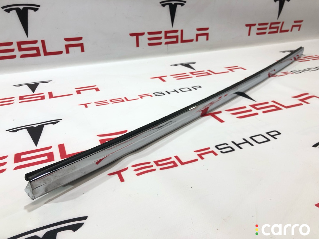 1032165-88-D, 1032173-00-D молдинг двери передней левой Tesla Model X 2018г. - фото №2