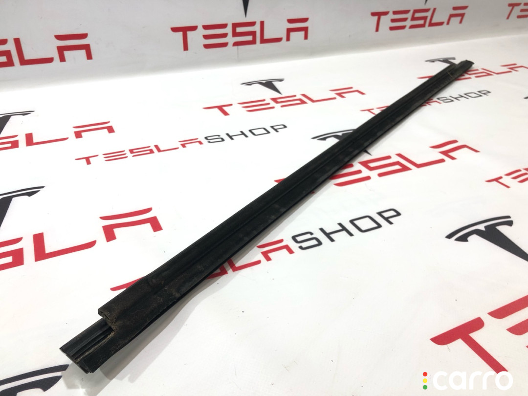1032165-88-D, 1032173-00-D молдинг двери передней левой Tesla Model X 2018г. - фото №3