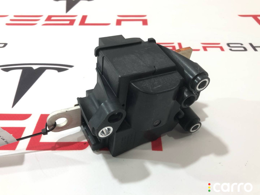 1089334-00-J, 1496221-01-A, 1500620-01-A контактор высоковольтной батареи Tesla Model Y 2020г. - фото №2