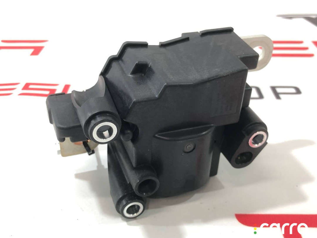 1089334-00-J, 1496221-01-A, 1500620-01-A контактор высоковольтной батареи Tesla Model Y 2020г. - фото №3