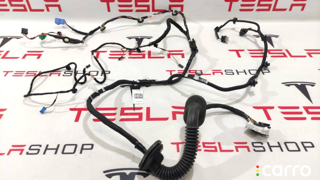 3067963-00-C электропривод двери передней правой Tesla Model 3 - фото №1