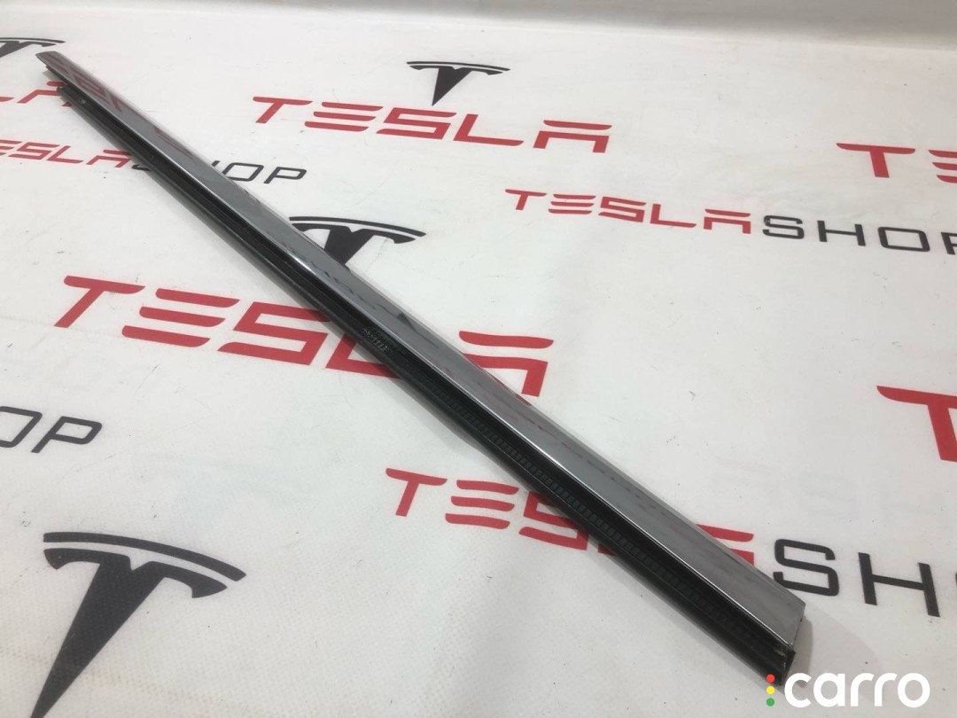 103839400A, 1095920-00-C молдинг двери передней правой Tesla Model S 2016г. - фото №1