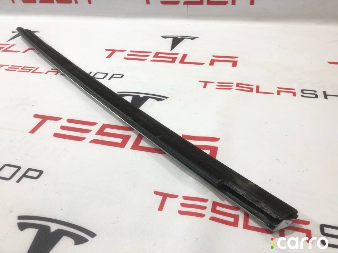 103839400A, 1095920-00-C молдинг двери передней правой Tesla Model S 2016г. - фото №3