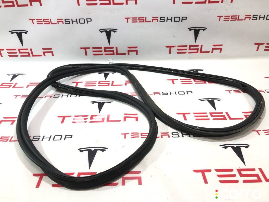 1459233-00-D, 1033038-00-B уплотнитель багажника Tesla Model X 2018г. - фото №1
