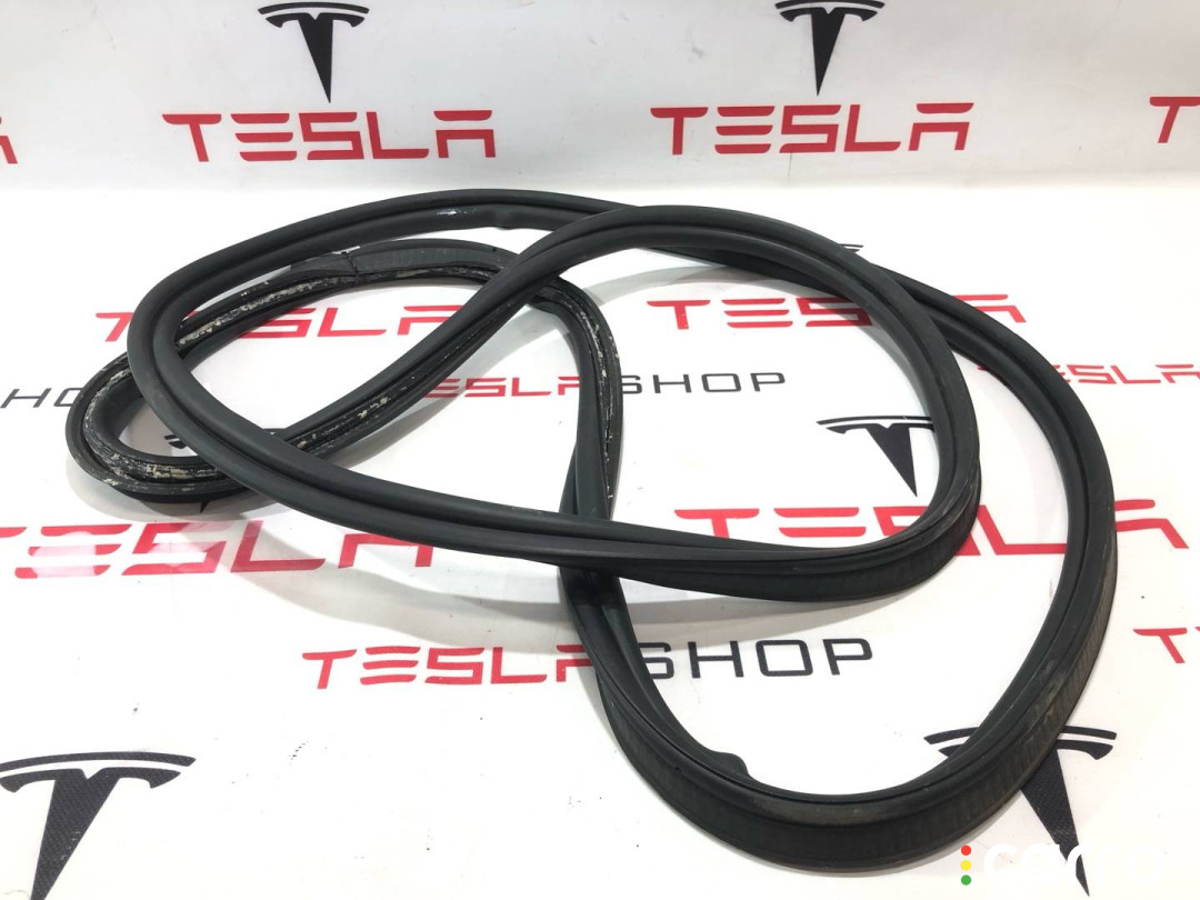 1459233-00-D, 1033038-00-B уплотнитель багажника Tesla Model X 2018г. - фото №2