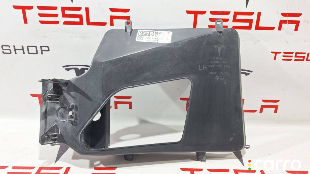 1058070-00-C воздуховод (дефлектор) радиатора левый Tesla Model S 2016г. - фото №1