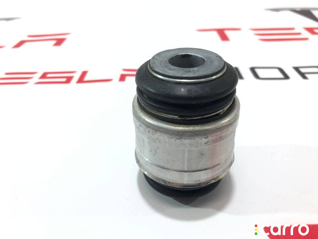 6007997-00-B, 1048951-00-B, 1027351-00-S сайлентблок переднего рычага Tesla Model S 2018г. - фото №1