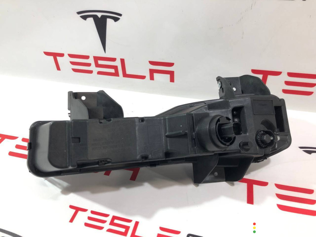 1621195-00-C фара противотуманная правая Tesla Model X рест 2022г. - фото №4