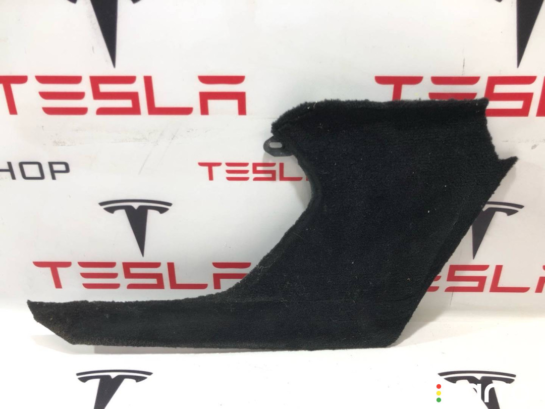 1008244-98-I, 1002387-00-F Накладка центральной консоли Tesla Model S 2016г. - фото №1