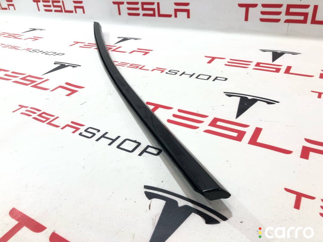 1080681-00-B молдинг двери передней левой Tesla Model 3 2022г. - фото №2